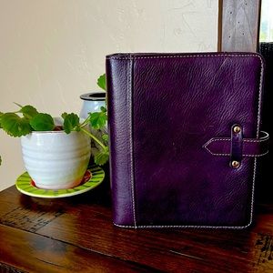 Franklin Covey leather day planner.
